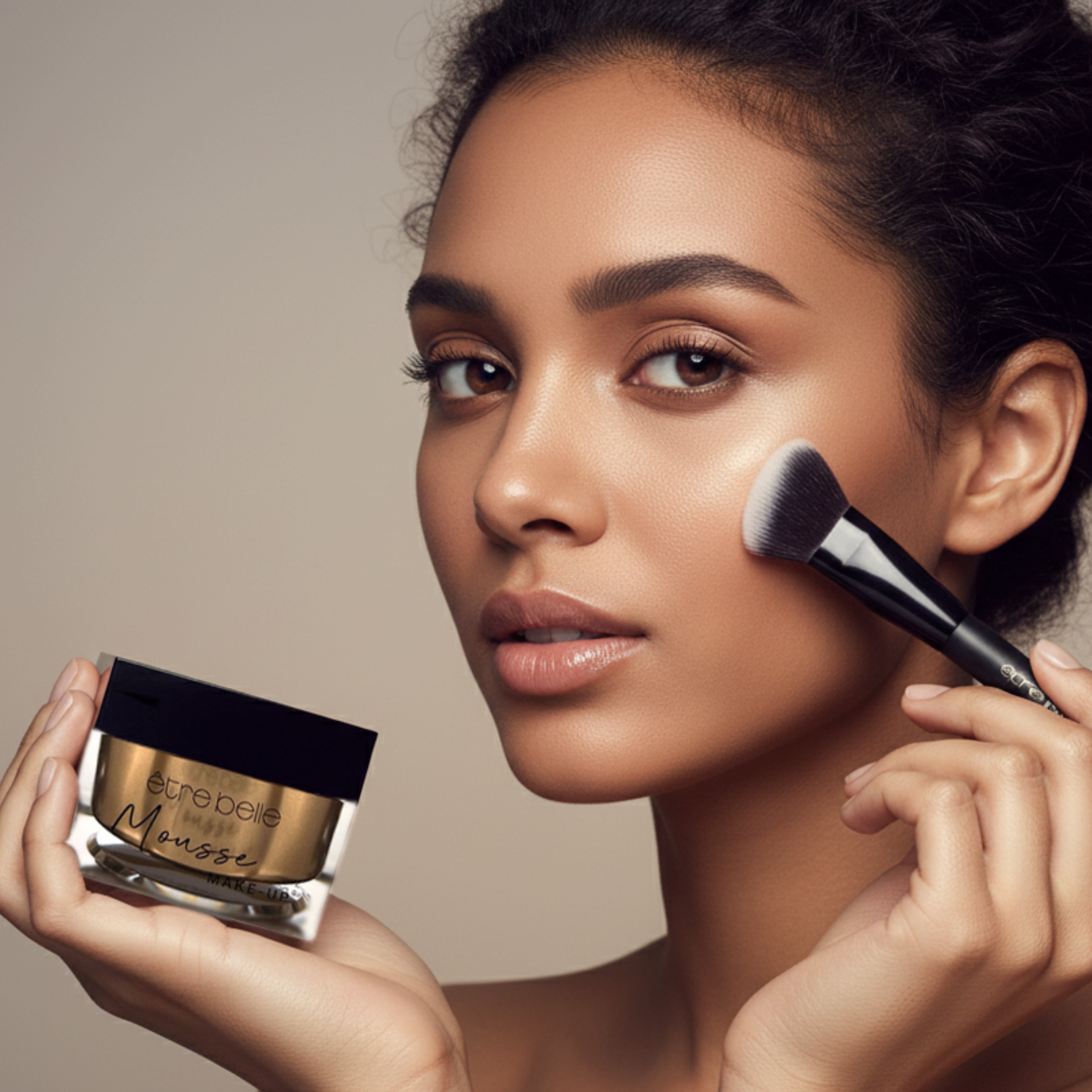 Mousse makeup + FREE makeup brush